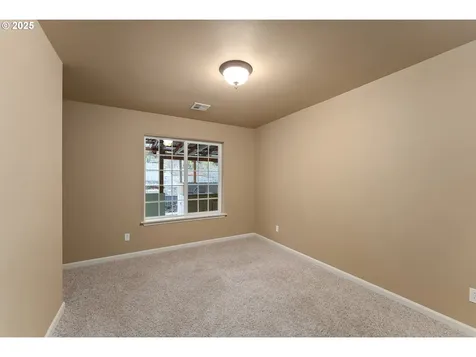 675 NE Cummins Street Roseburg OR 97470