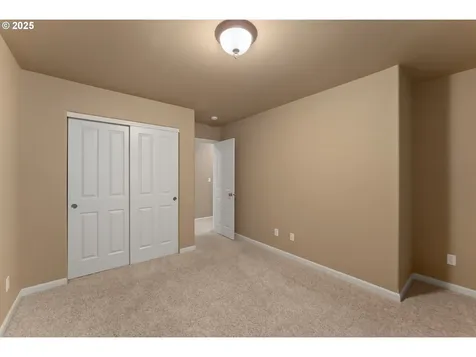 675 NE Cummins Street Roseburg OR 97470