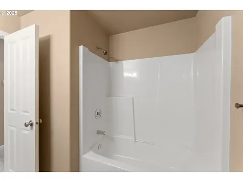 675 NE Cummins Street Roseburg OR 97470