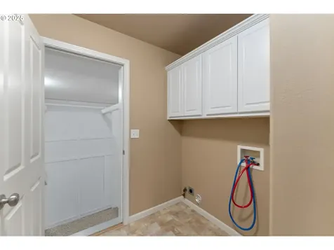 675 NE Cummins Street Roseburg OR 97470