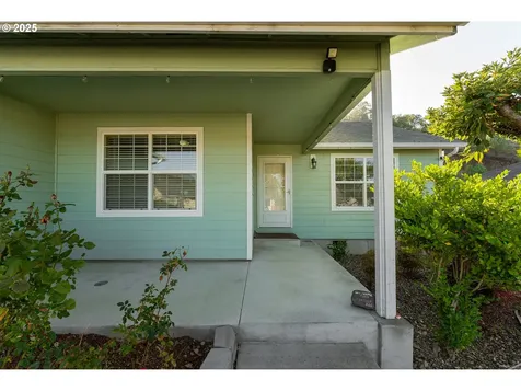 675 NE Cummins Street Roseburg OR 97470