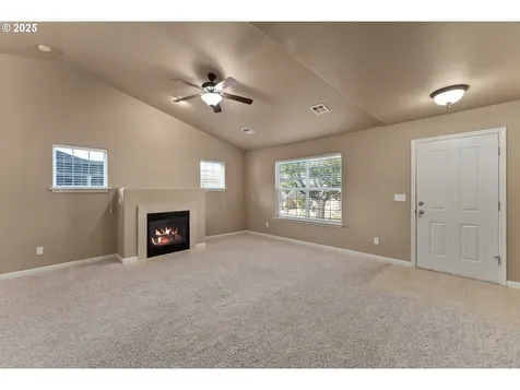 675 NE Cummins Street Roseburg OR 97470