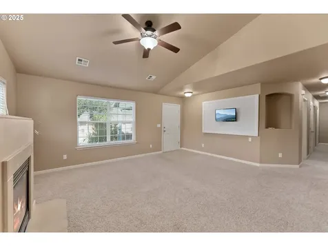 675 NE Cummins Street Roseburg OR 97470