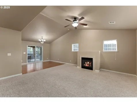 675 NE Cummins Street Roseburg OR 97470