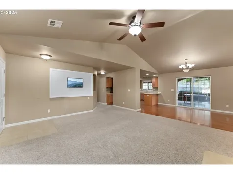 675 NE Cummins Street Roseburg OR 97470