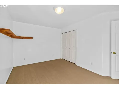 54 Silver Oak Drive Eugene OR 97404