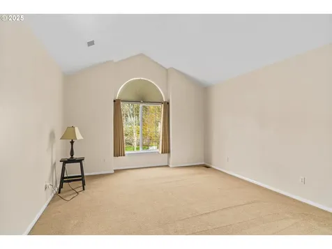 54 Silver Oak Drive Eugene OR 97404