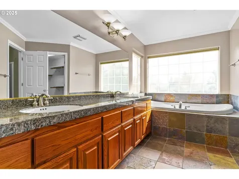 54 Silver Oak Drive Eugene OR 97404