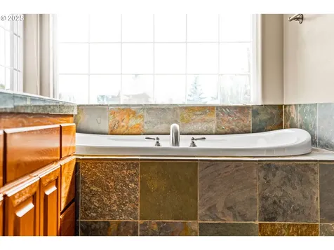 54 Silver Oak Drive Eugene OR 97404