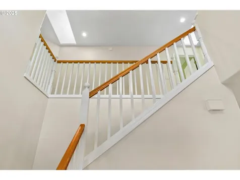 54 Silver Oak Drive Eugene OR 97404