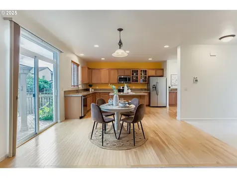 2152 N Laurelwood Street Canby OR 97013