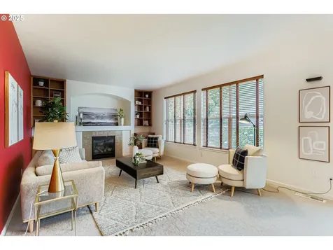 2152 N Laurelwood Street Canby OR 97013