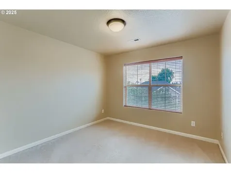 2152 N Laurelwood Street Canby OR 97013