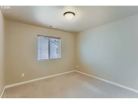 2152 N Laurelwood Street Canby OR 97013