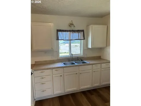 413 NE Boston Street Roseburg OR 97470