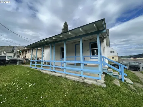 413 NE Boston Street Roseburg OR 97470