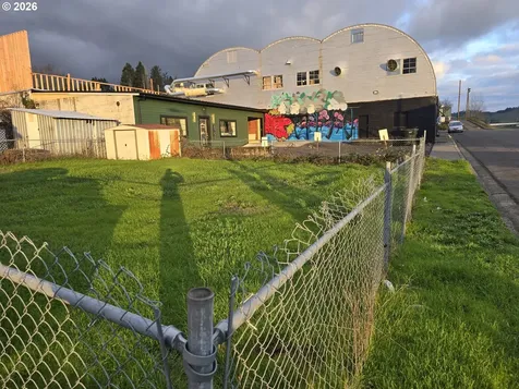 413 NE Boston Street Roseburg OR 97470
