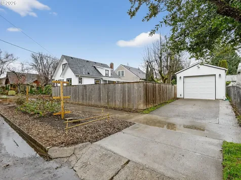 3245 NE 55th Avenue Portland OR 97213
