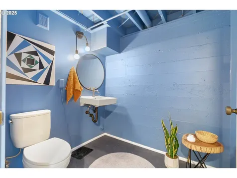 6833 NE 18th Avenue Portland OR 97211
