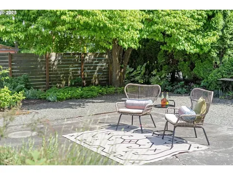 6833 NE 18th Avenue Portland OR 97211