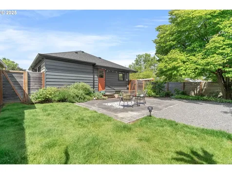 6833 NE 18th Avenue Portland OR 97211