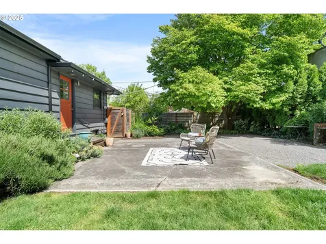 6833 NE 18th Avenue Portland OR 97211