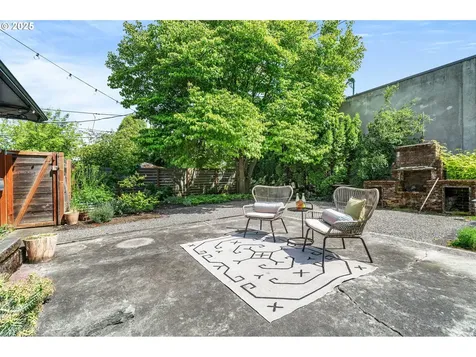 6833 NE 18th Avenue Portland OR 97211