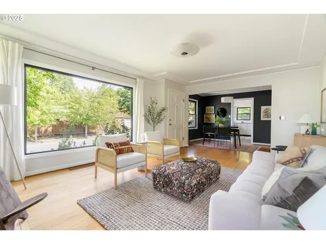 6833 NE 18th Avenue Portland OR 97211