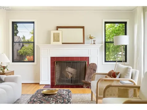 6833 NE 18th Avenue Portland OR 97211