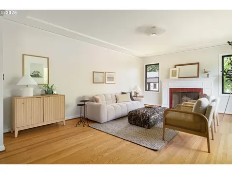 6833 NE 18th Avenue Portland OR 97211