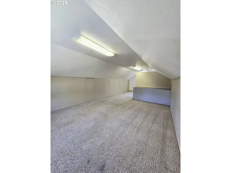 7247 SE Division Street Portland OR 97206