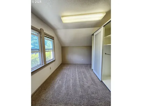 7247 SE Division Street Portland OR 97206