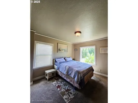 7247 SE Division Street Portland OR 97206