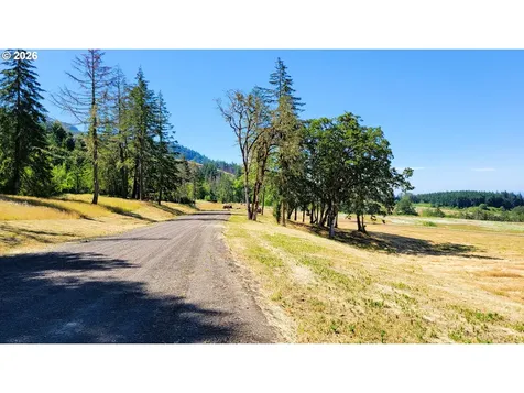 34084 Mt Tom Drive Harrisburg OR 97446
