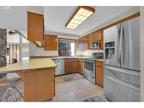 24703 W Demming Road Elmira OR 97437