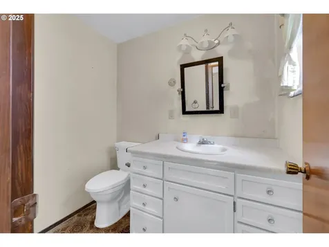 24703 W Demming Road Elmira OR 97437