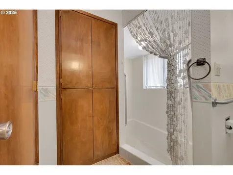 24703 W Demming Road Elmira OR 97437