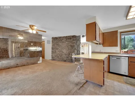 24703 W Demming Road Elmira OR 97437