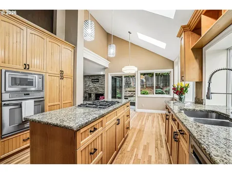 14232 Meadow Grass Street Lake Oswego OR 97035