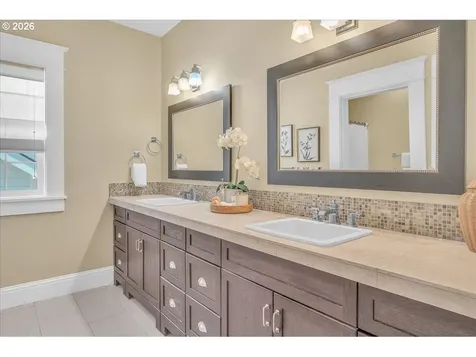 716 W 19th Street Vancouver WA 98660