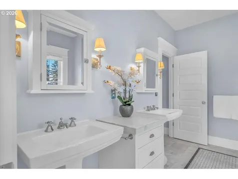 716 W 19th Street Vancouver WA 98660