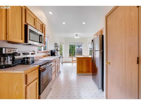 15902 NE 93rd Street Vancouver WA 98682