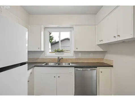 16820 SE Alder Street Portland OR 97233
