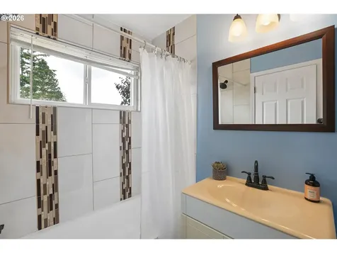 16820 SE Alder Street Portland OR 97233
