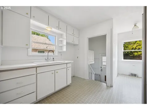 3320 NE 52nd Avenue Portland OR 97213