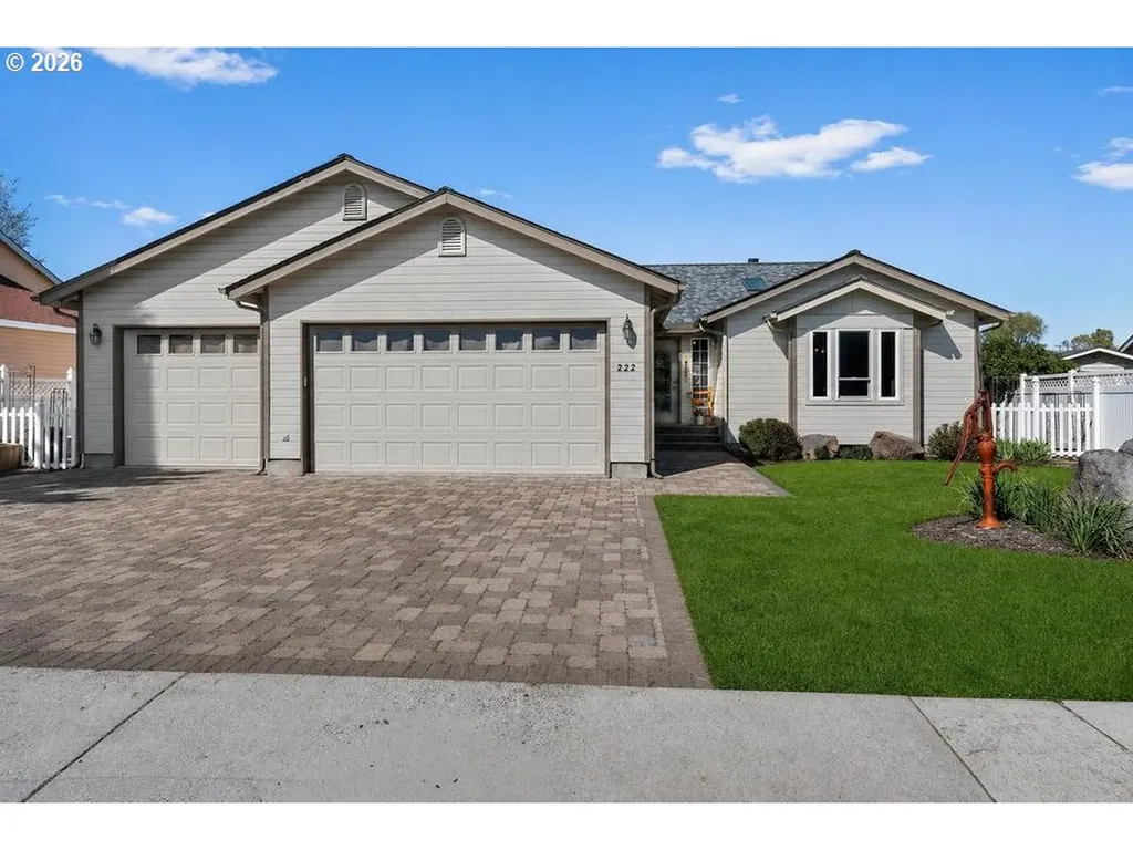 222 SW Meadow Lakes Drive Prineville OR 97754