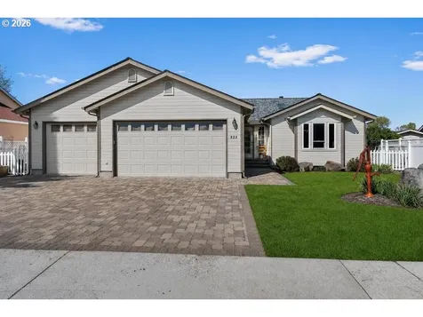 222 SW Meadow Lakes Drive Prineville OR 97754
