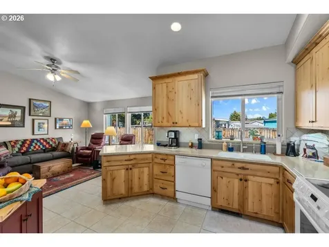 222 SW Meadow Lakes Drive Prineville OR 97754