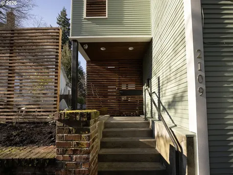5340 SE Lincoln Street Portland OR 97215