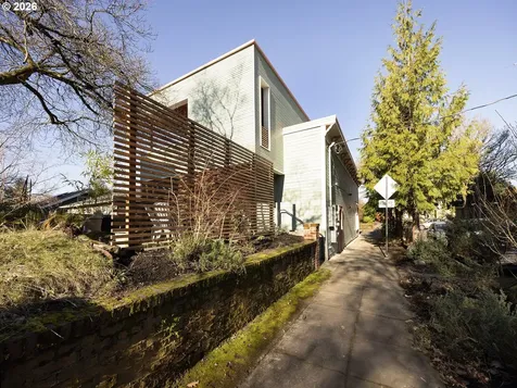 5340 SE Lincoln Street Portland OR 97215
